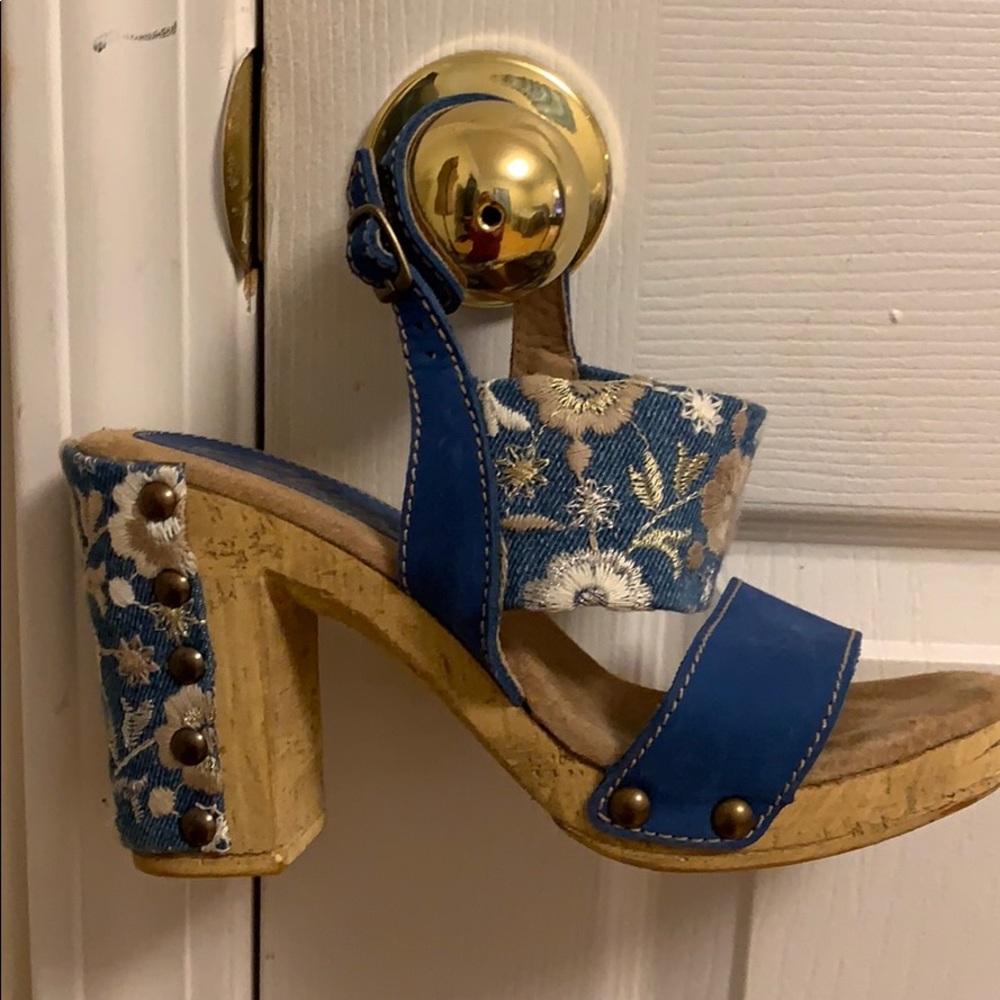 Brocade heels size 40